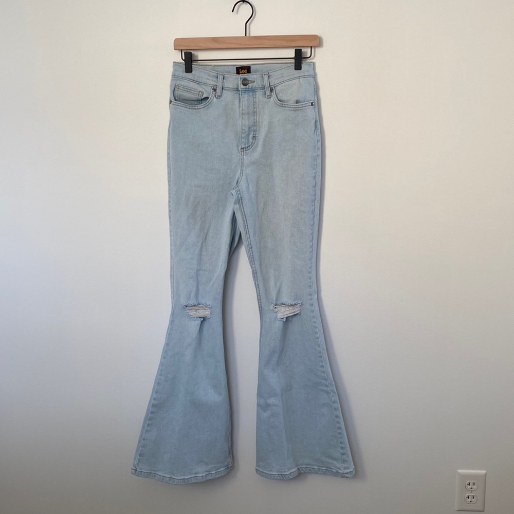Lee High Waisted Bell Bottom Jeans - Sz. 28